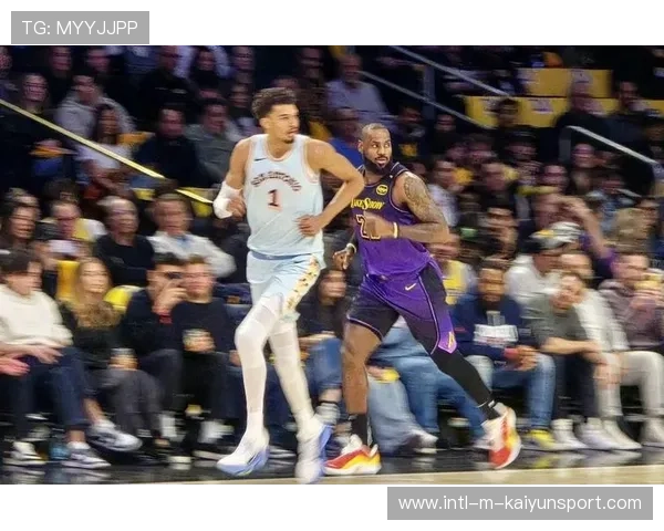 湖人险胜勇士，詹姆斯准三双力挽狂澜，詹姆斯湖人经典比赛